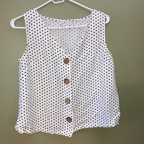 Mango White and Black Boxy Buttoned Sleeveless Top - Picture 2 of 9
